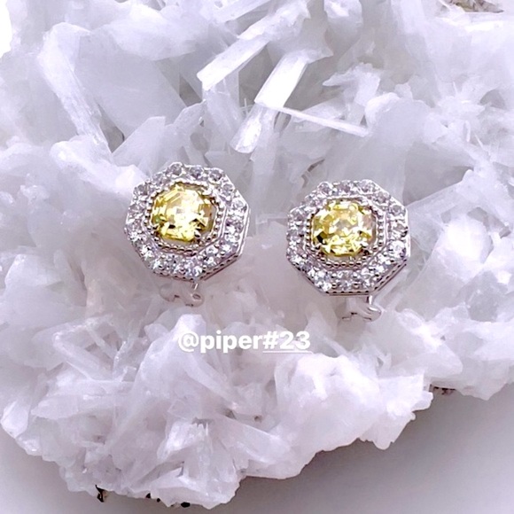 NWT Judith Ripka 4 carat Canary Crystal & White Topaz Casablanca Button Earrings - Picture 7 of 12